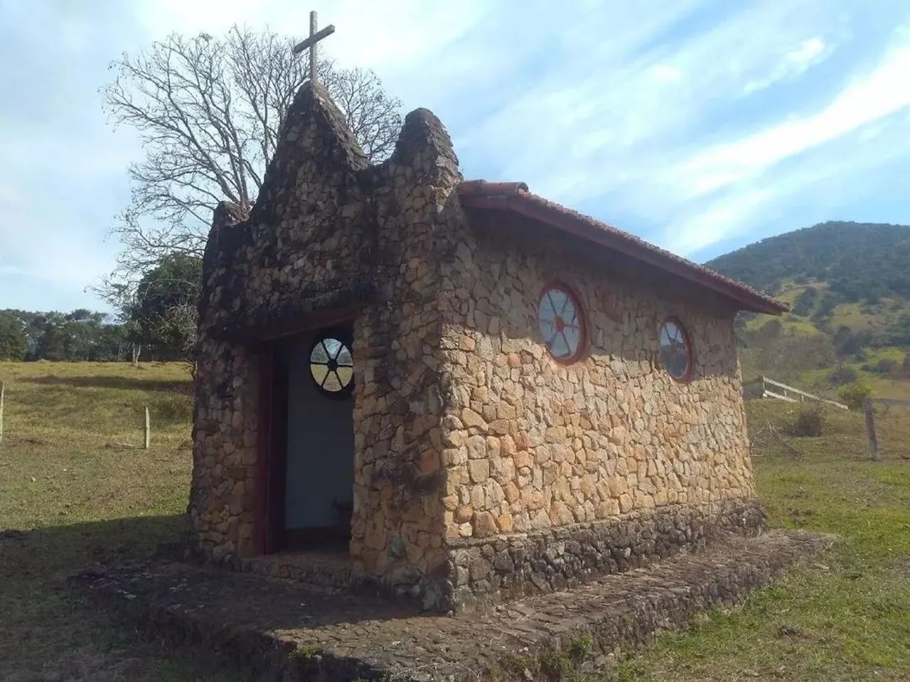 Fazenda de 110 alqueires com casa sede luxuosa e rica em água em Paraisópolis, MG. - Foto 3