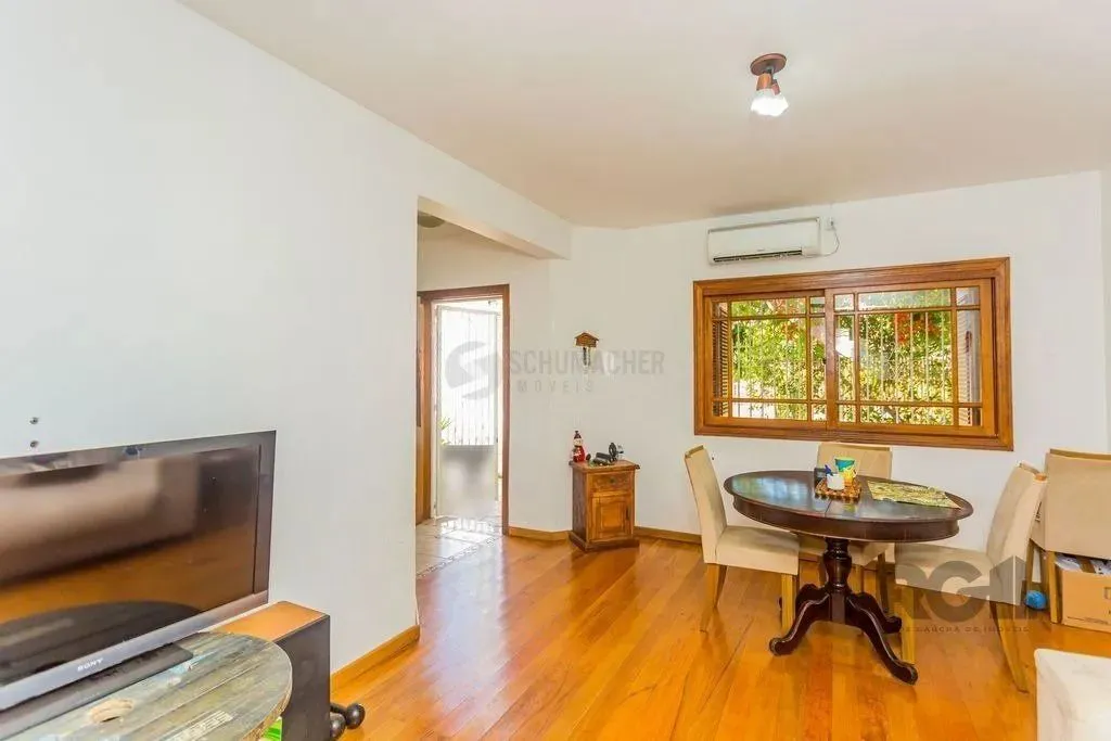 Casa de 2 dormitórios no bairro Passo das Pedras