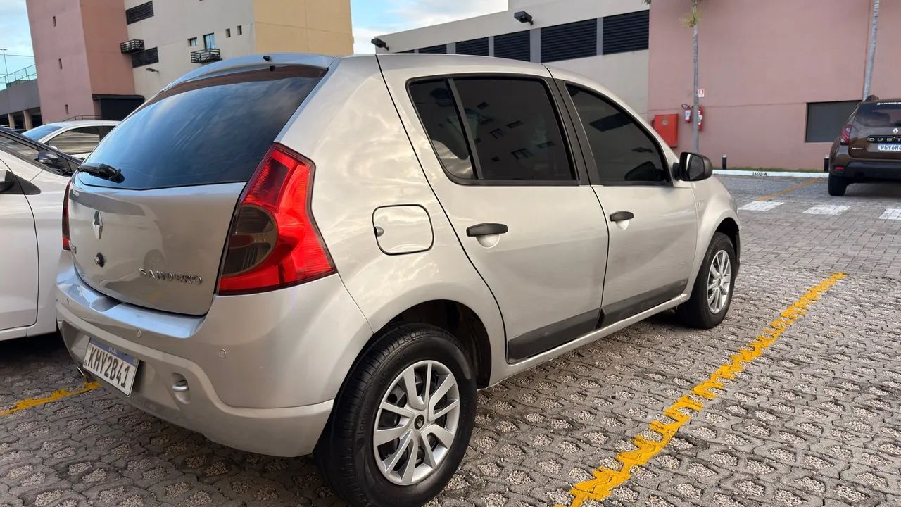 Sandero 1.0 completo R$ 23.990,00 - Foto 4