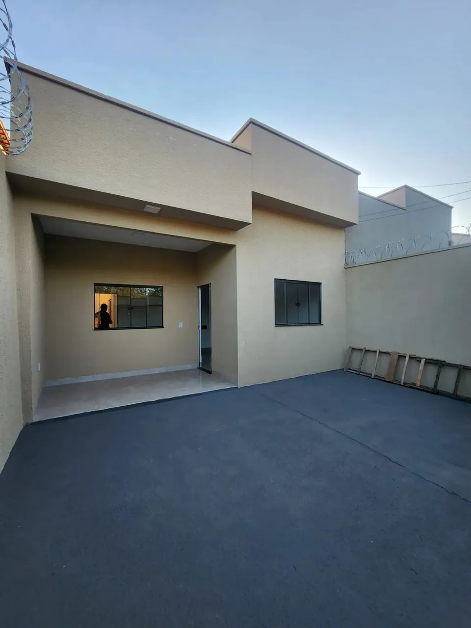 ENTRADA REDUZIDA !! LINDA CASA 2 QUARTOS SENDO 1 SUÍTE NO SETOR URIAS MAGALHÃES - GOIÂNIA/