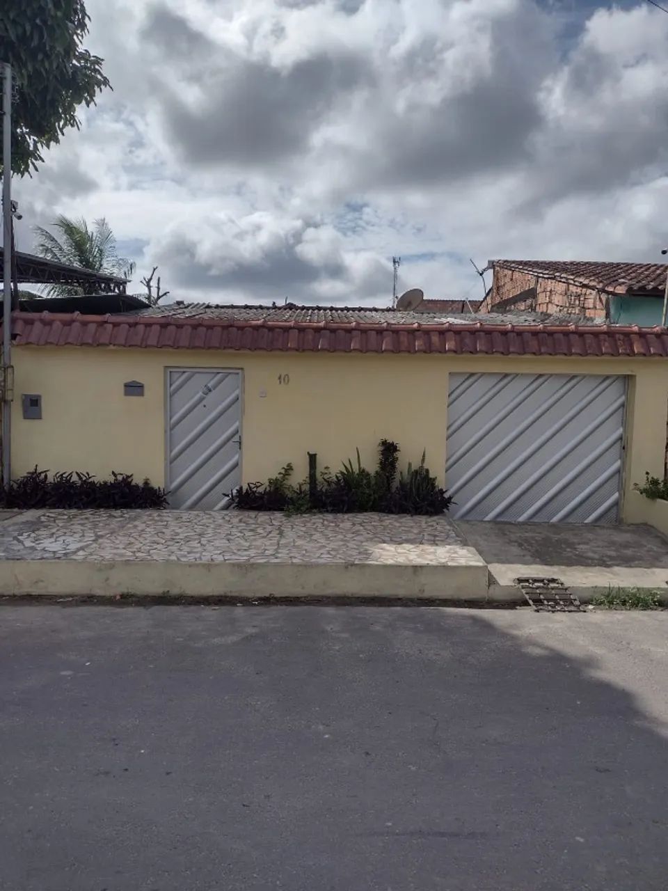Vendo Casa com 3 quartos bairro Gilberto Mestrinho 