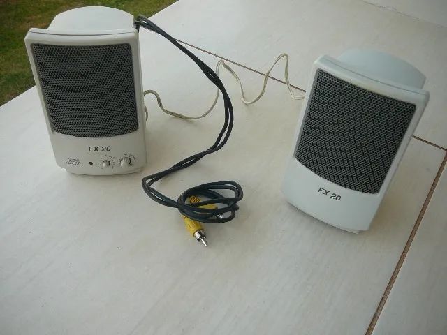 Caixa de som compact disc - Antiga - Convertida para RCA - Foto 4