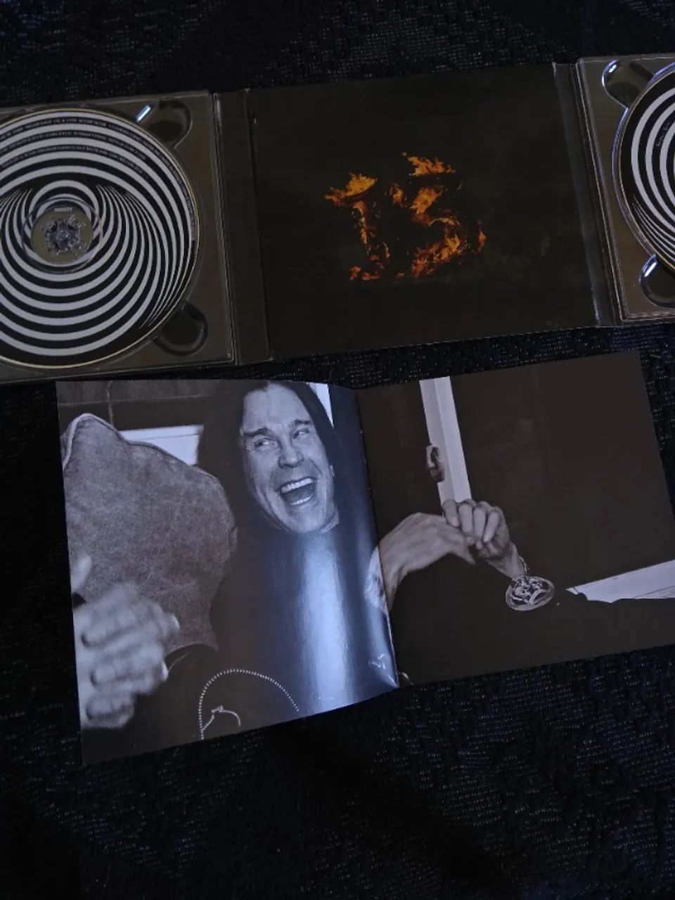 CD Black Sabbath 13 Duplo Deluxe - Foto 5
