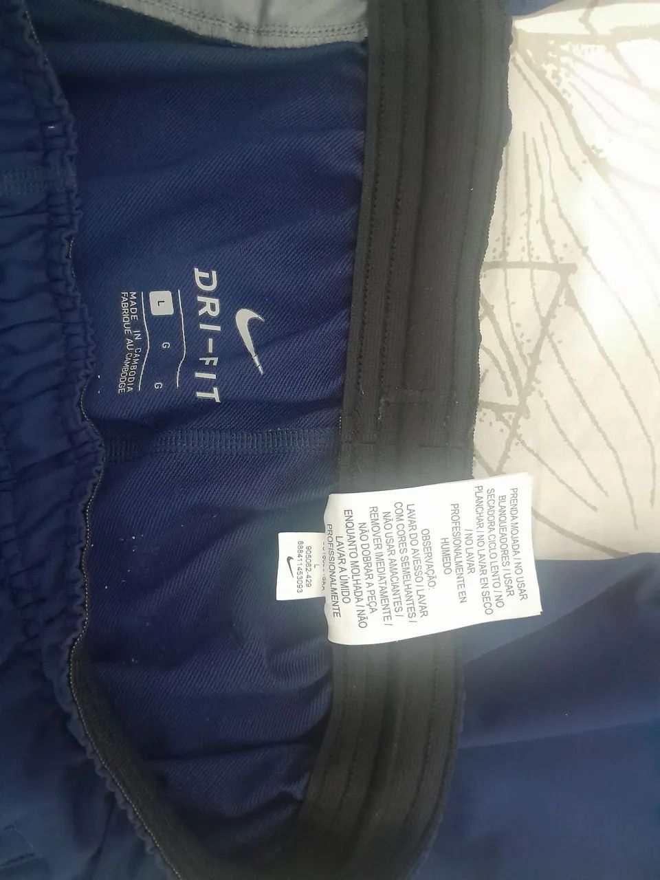 CALÇA NIKE DRIFIT ORIGINAL - TAM.G - DETALHES REFLETIVOS - Foto 4