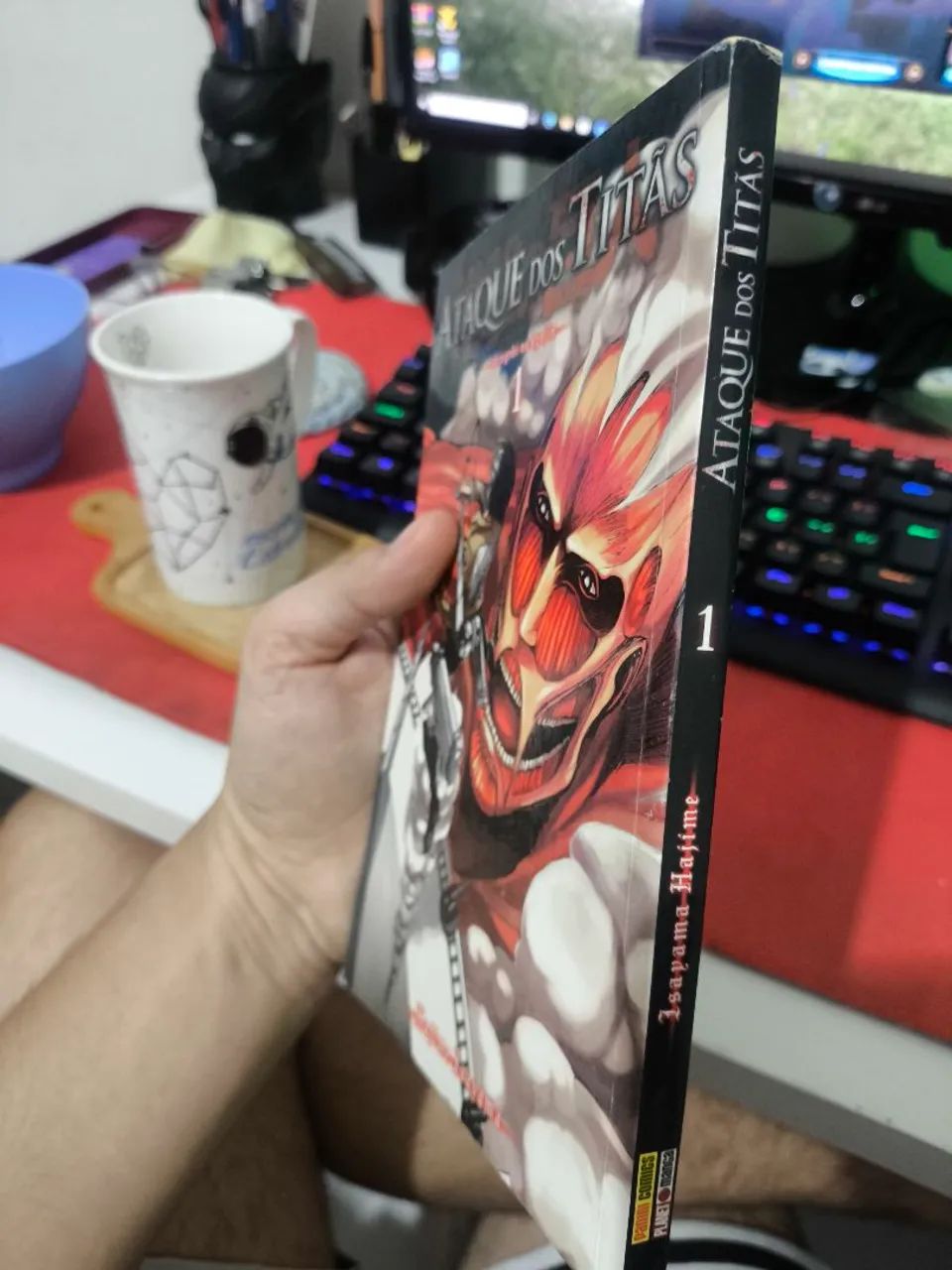ataques dos titãs vol 1 - Foto 2