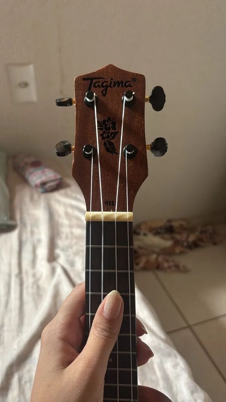Ukulele Tagima - Foto 3