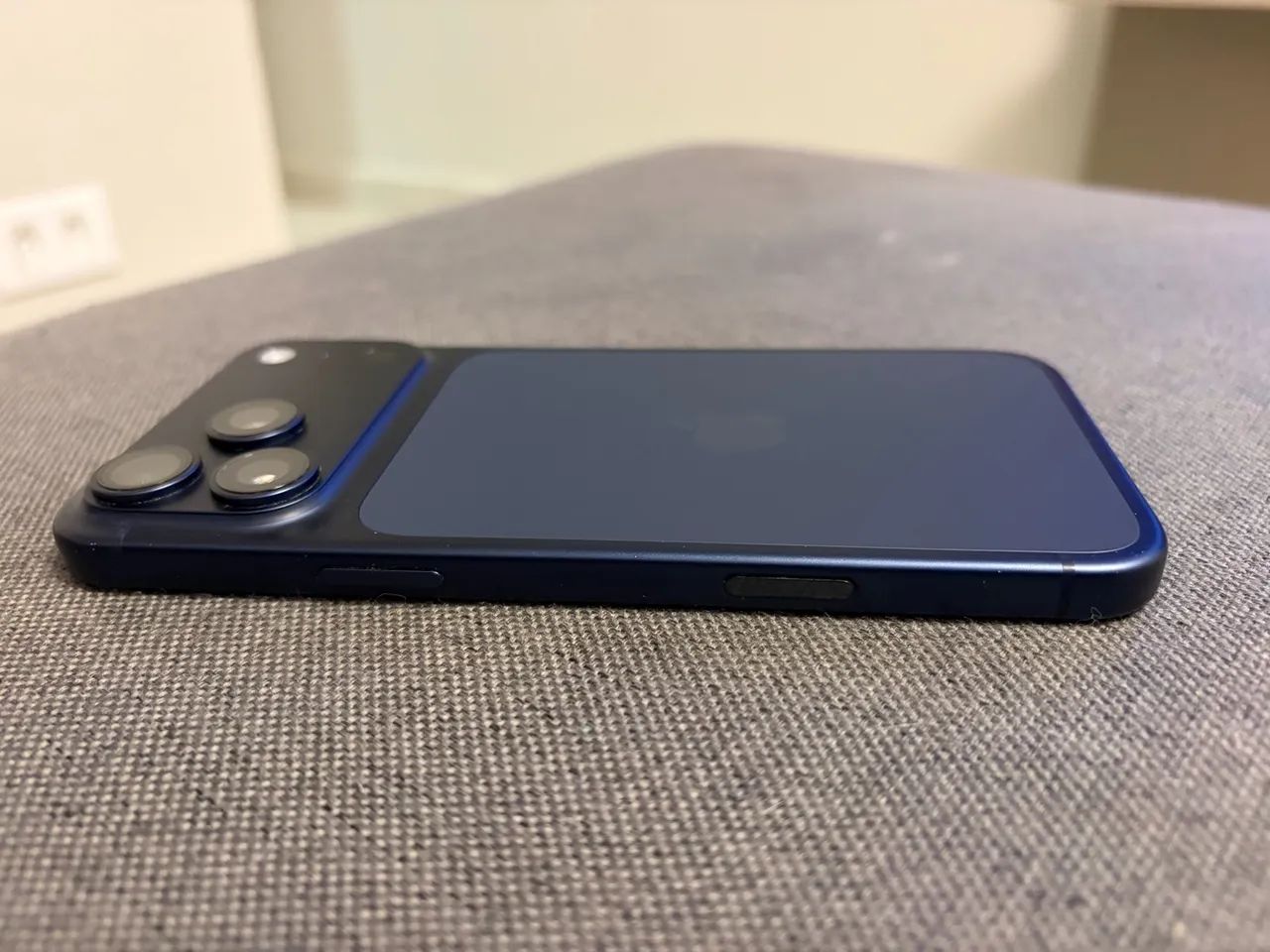 iPhone 17 Pro Max 256GB Deep Blue  - Excelente estado!!! - Foto 5