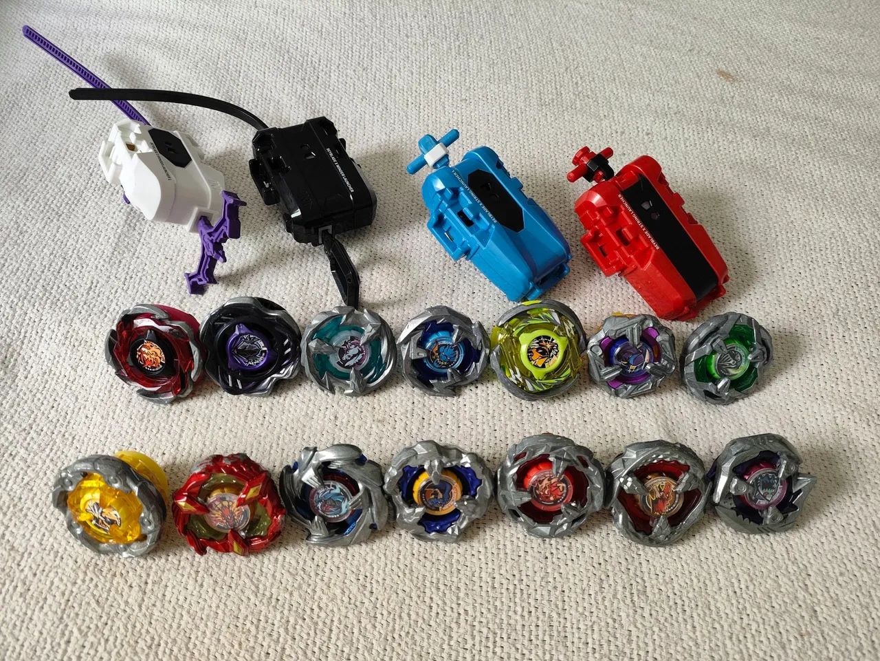 Lote 14 Beyblades X - Foto 2