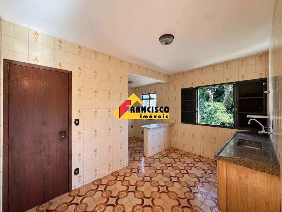 Casa para aluguel, 5 quartos, 2 suítes, 2 vagas, Centro - Divinópolis/MG - Foto 8