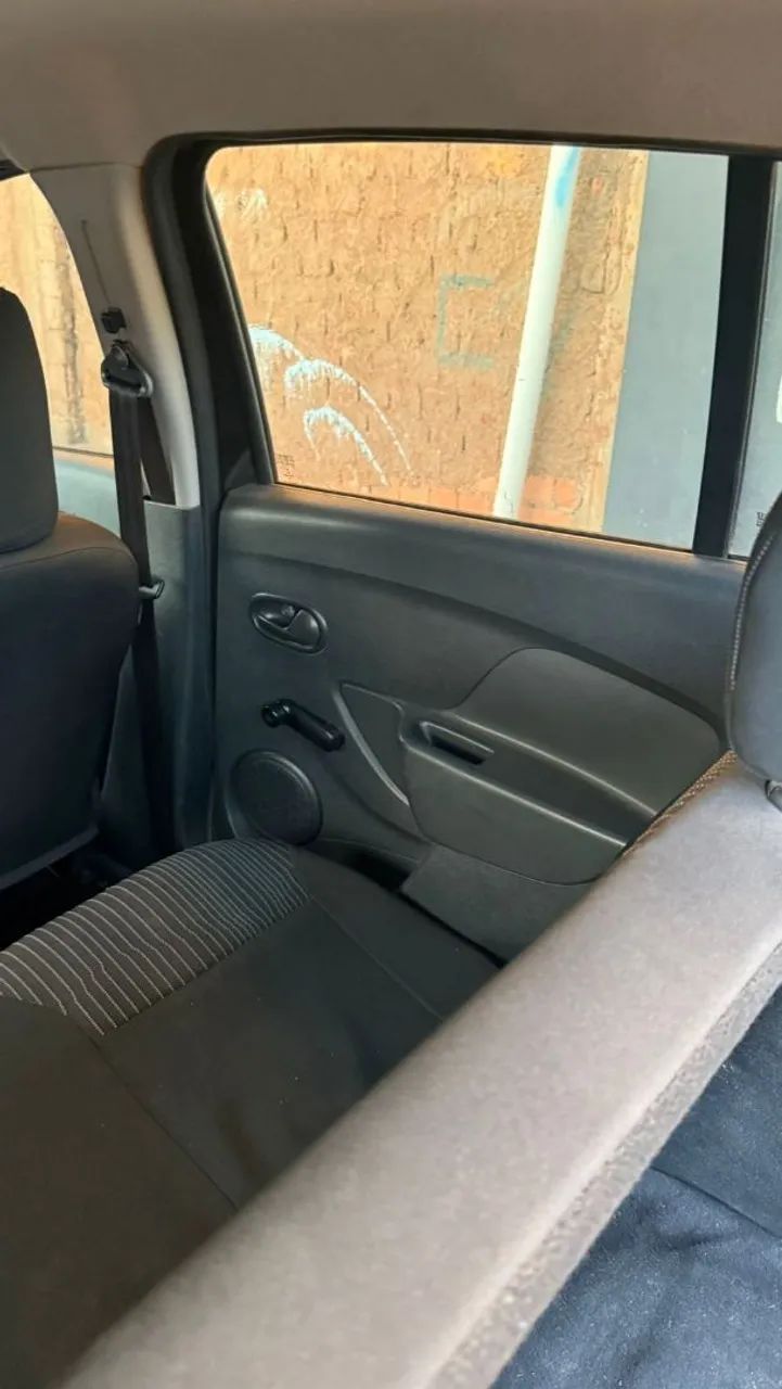 Renault Sandero Authentique Flex 1.0 12V 5P 2019 - Foto 2