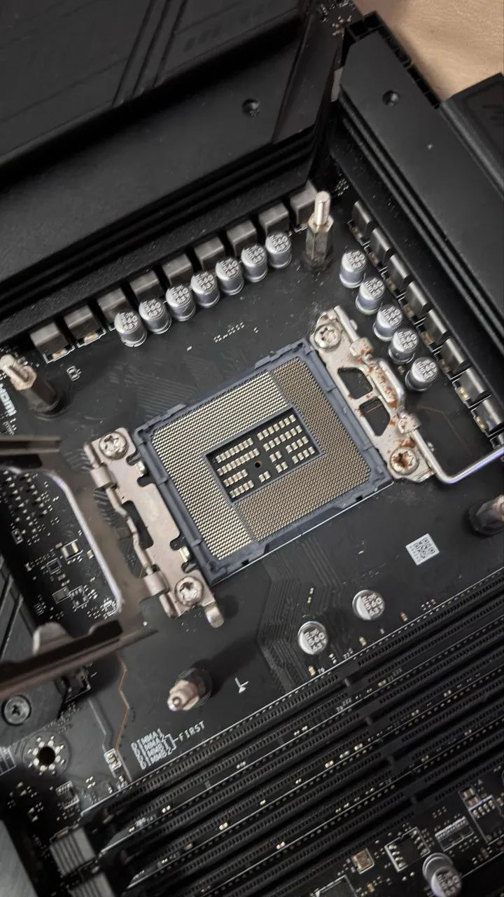 Placa Mãe MSI Tomahawk Z790 Wifi DDR4 LGA 1700 - Foto 3