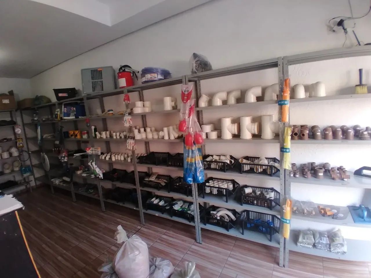 Vende_se 9 prateleiras 