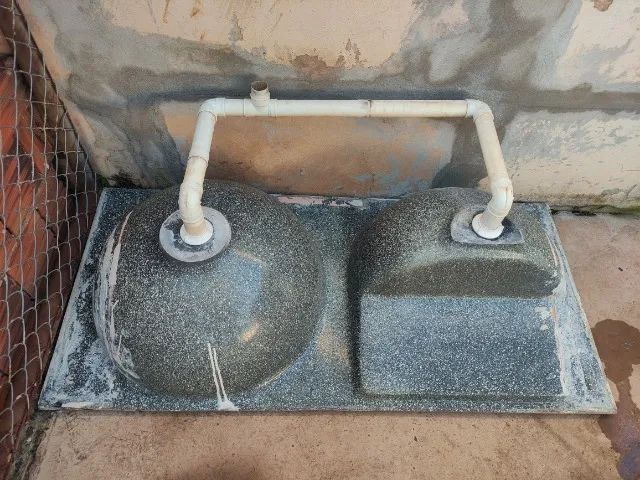 Tanque para Lavanderia Duplo Mármore Sintético 140 x 65 cm - Foto 4