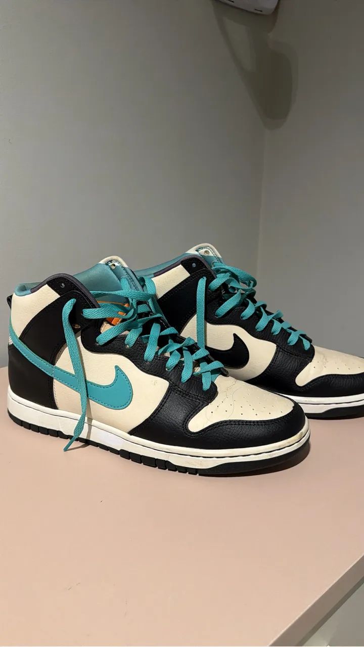 Tênis Nike Dunk High Retro EMB