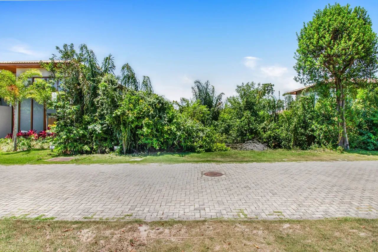 TERRENO EM CONDOMINIO RESIDENCIAL em MATA DE SÃO JOÃO - BA, PRAIA DO FORTE
