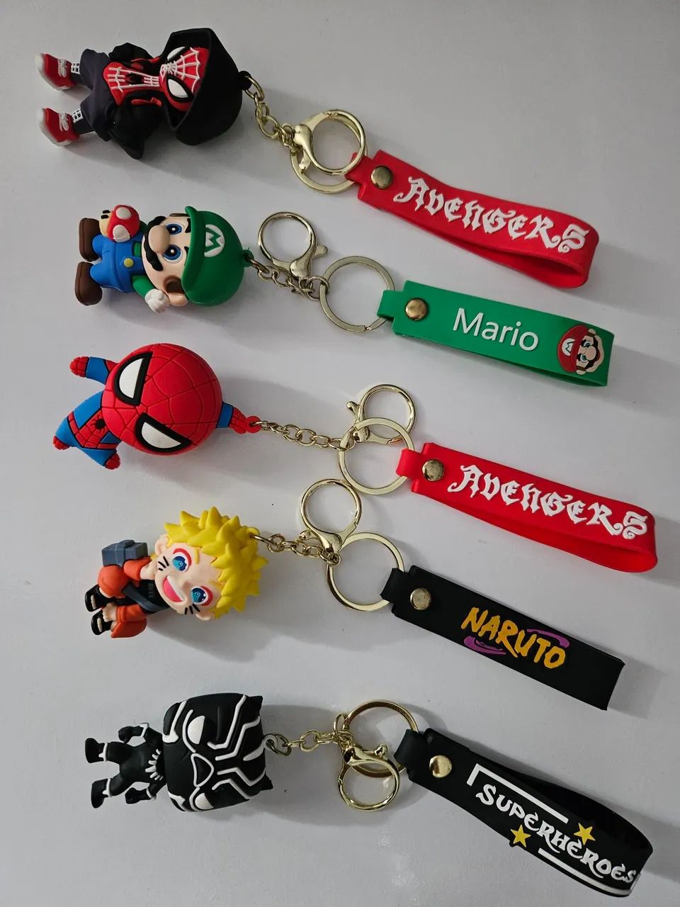 1 chaveiro colecionavel, escolha o seu