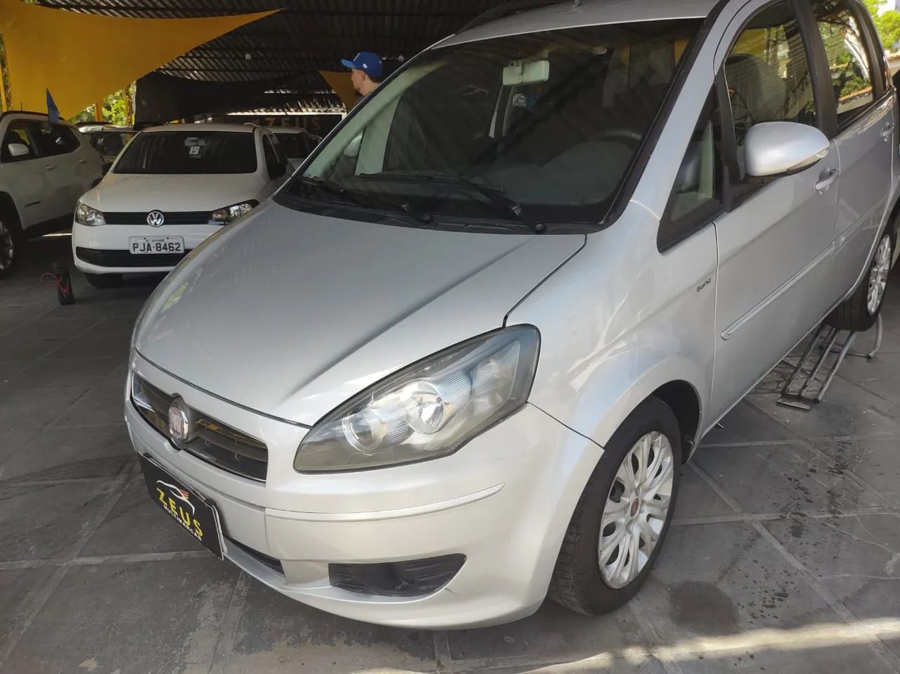 Fiat Idea Essence Dualogic 1.6 Flex 16V 5P 2013 - Foto 3