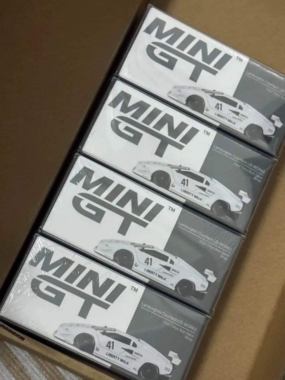 MINI GT 966 Lamborghini Countach LB-WORKS branco