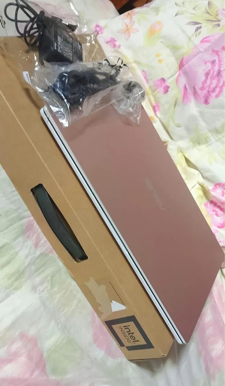 Vendo Notebook Asus Vivobook 15 128GB 4Ram  - Foto 2