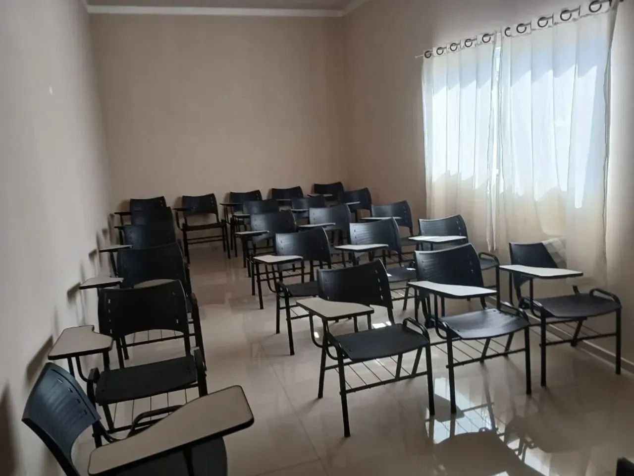 PRÉDIO COMERCIAL À VENDA OU LOCAÇÃO