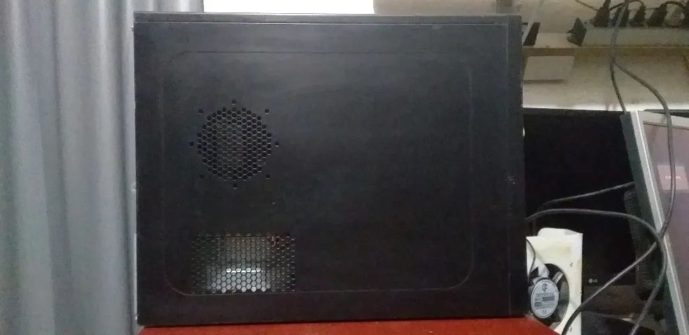 vendo torre de computador usada com processador intel atom - Foto 5