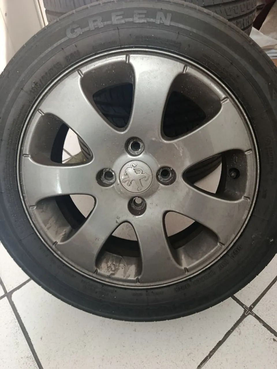 Rodas do Peugeot 307 aro 15 original grafite em ótimo estado de conservação sem soudas 