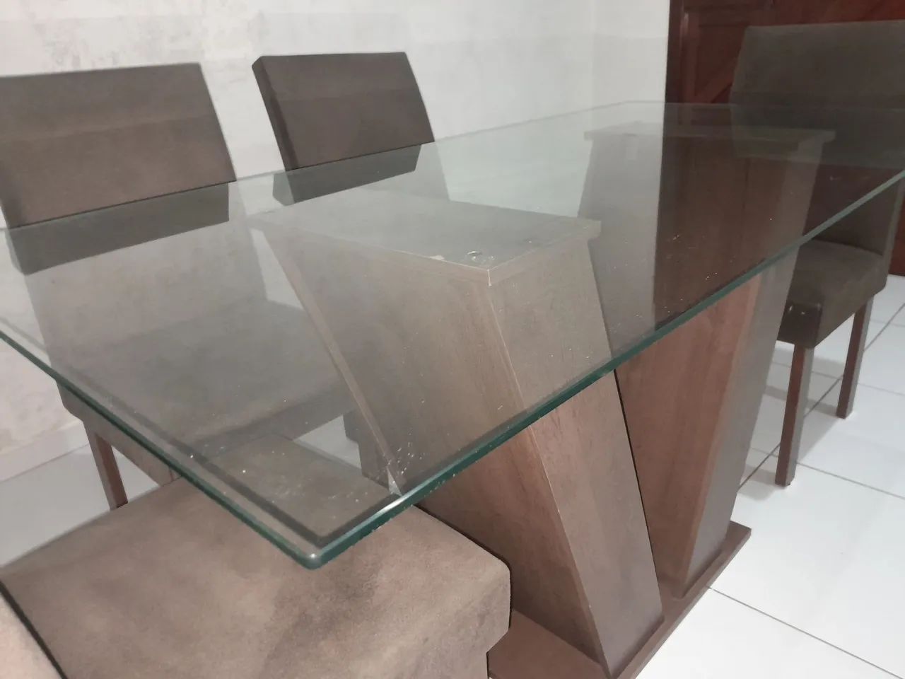 Mesa de jantar - tampo de vidro com 06 cadeiras - Foto 3