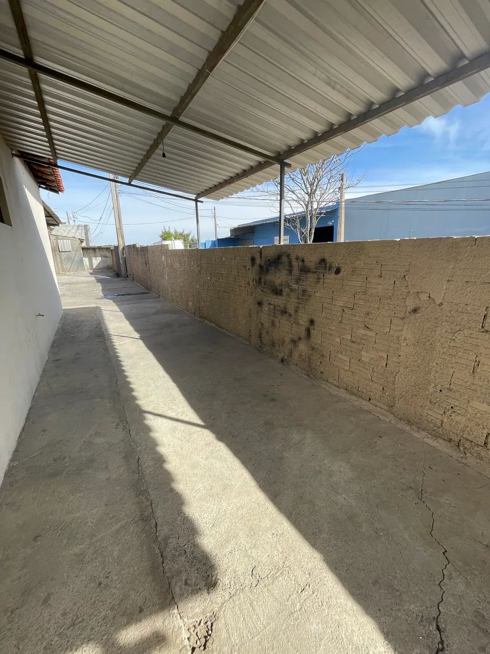 Aluga se casa e barracão  - Foto 4