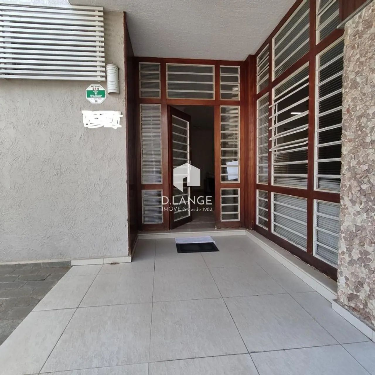 Casa para alugar em Campinas, Vila Itapura, com 4 quartos, com 352.56 m² - Foto 2