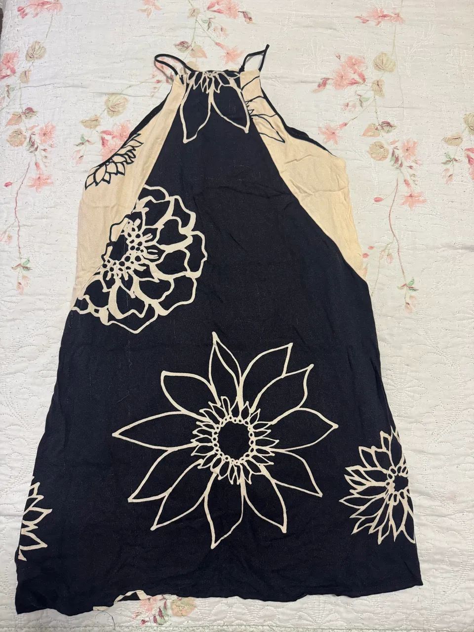Vestido curto flores 