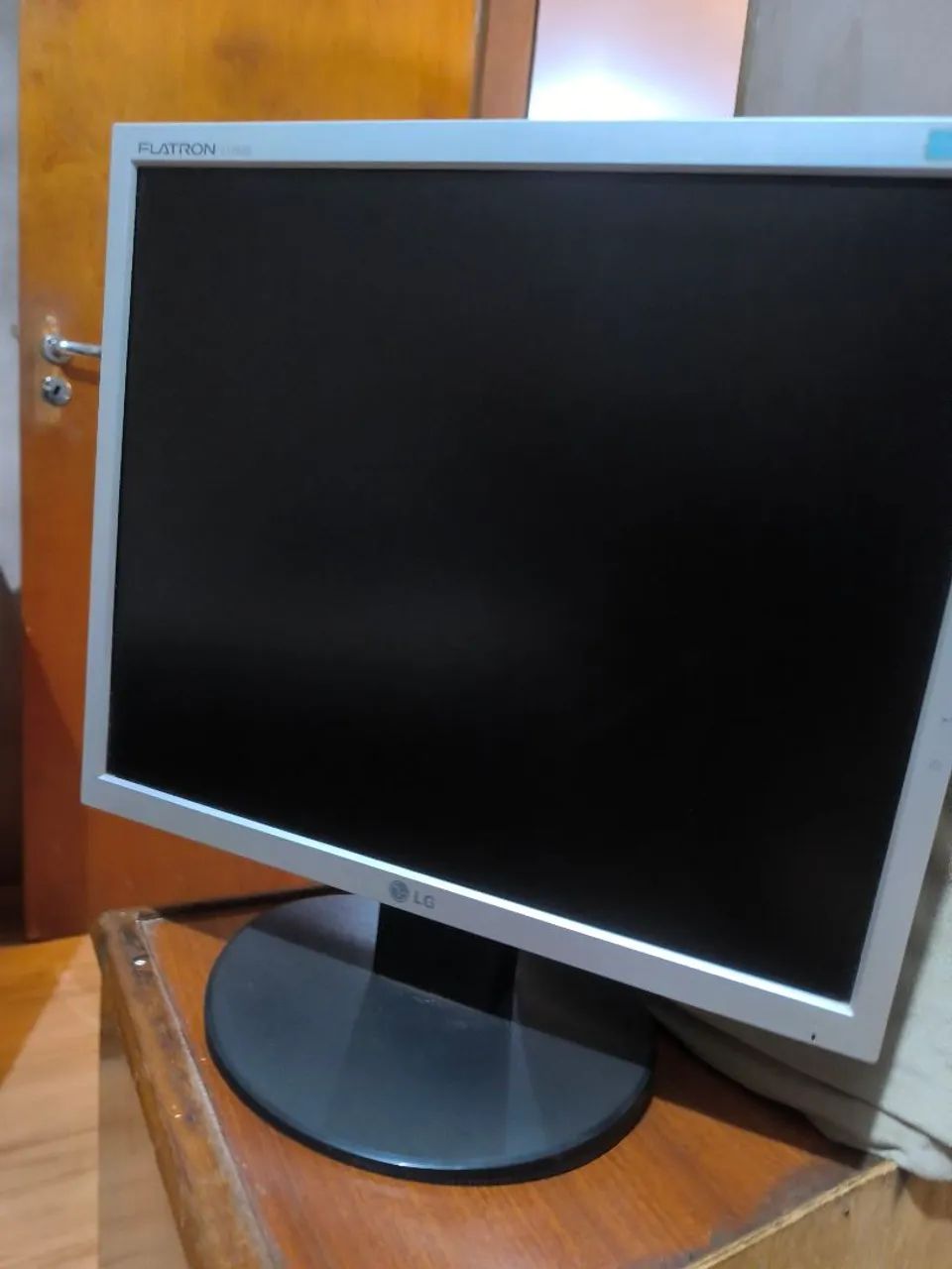 Monitor LG Flatron L1752S-SF.  - Foto 3