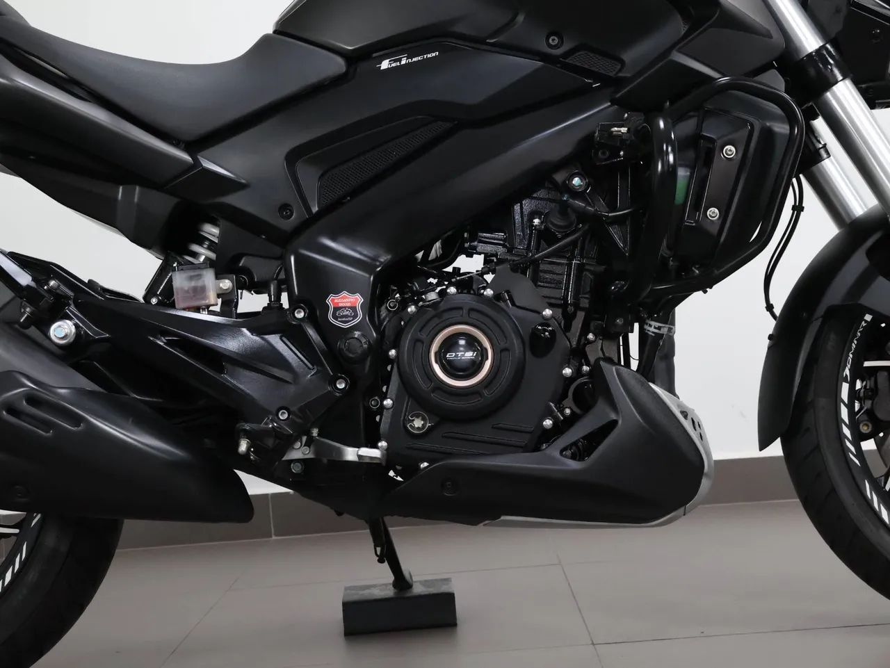 BAJAJ DOMINAR 400 - Foto 3