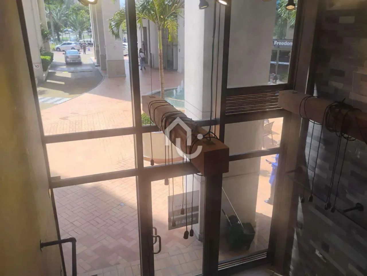 CENTRO EMPRESARIAl SUNPLAZA - LOJA COM 55m2 COM JIRAU - Foto 4