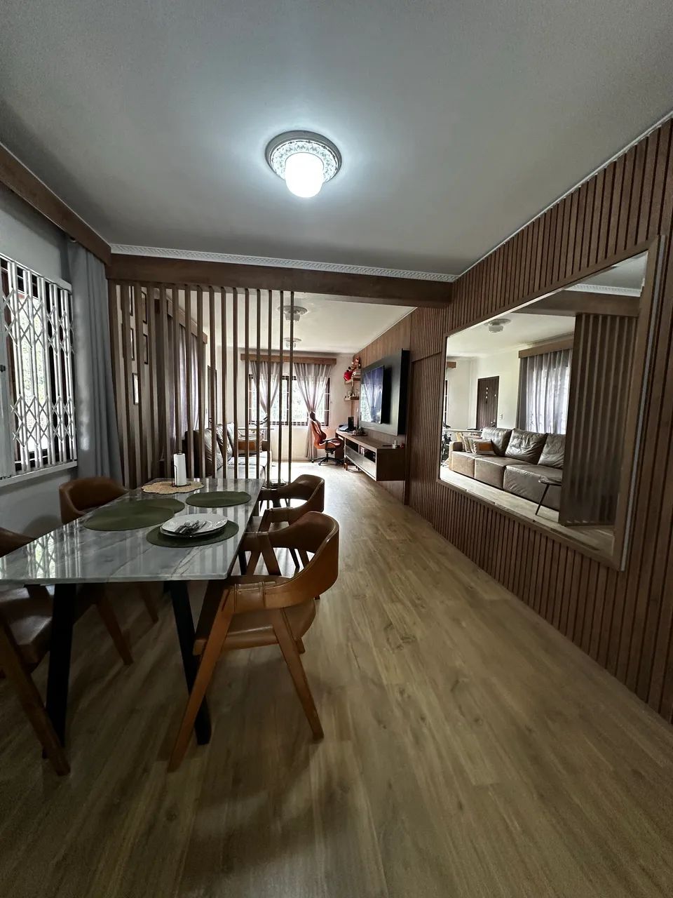 Cadeiras madeira seminovas 4 - Foto 3