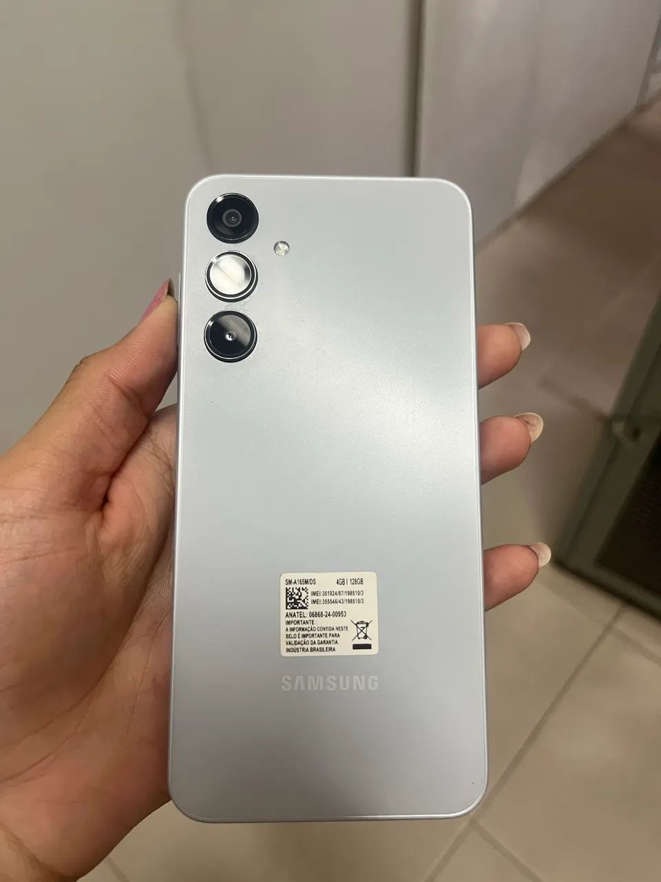 Vendo um celular da Samsung A16 128gb