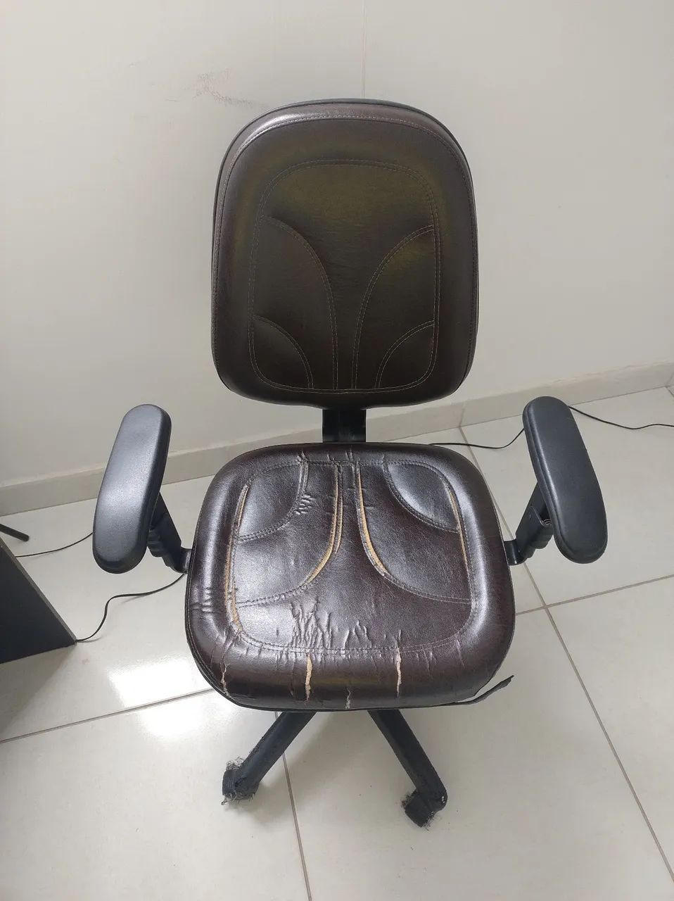 Escrivaninha + cadeira escritório - Foto 4