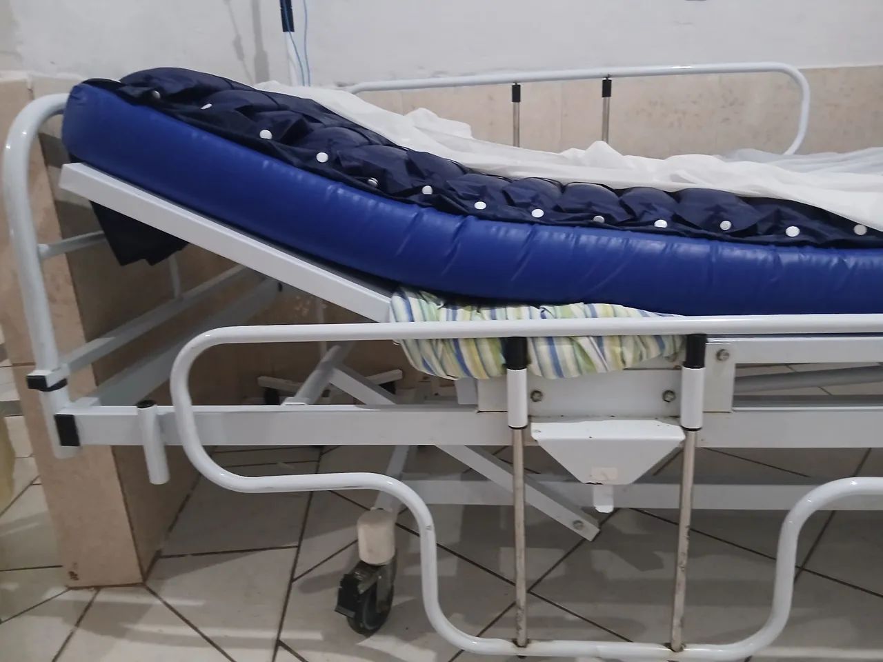 CAMA HOSPITALAR E COLCHAO DE HOSPITALAR - Foto 4