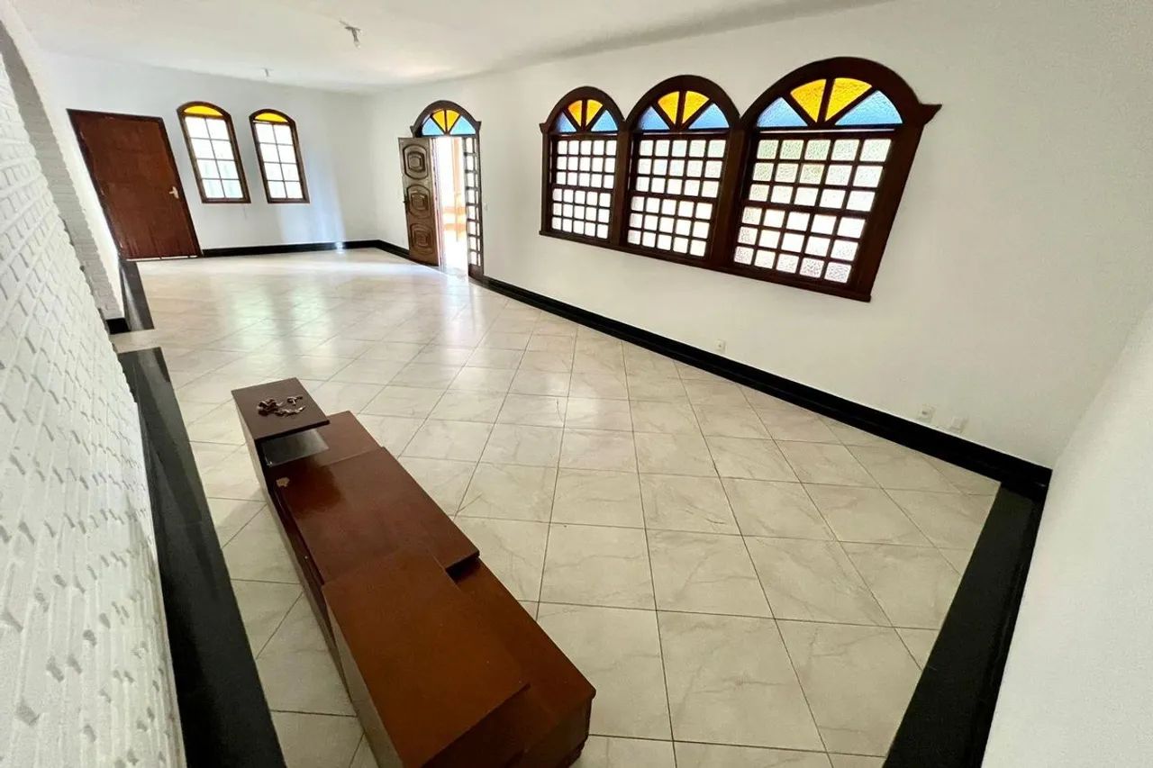 Casa à Venda - Dona Clara, 8 Quartos, 288 m2