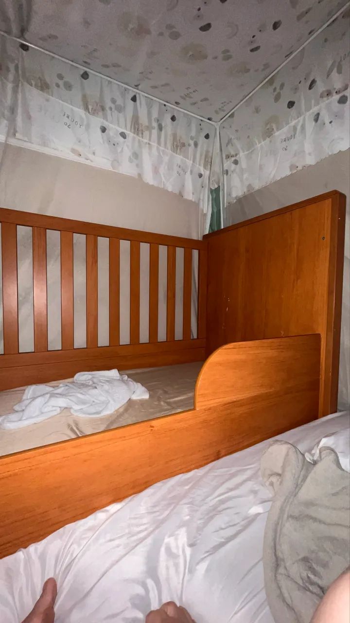 BERÇO QUE VIRA CAMA  - Foto 4