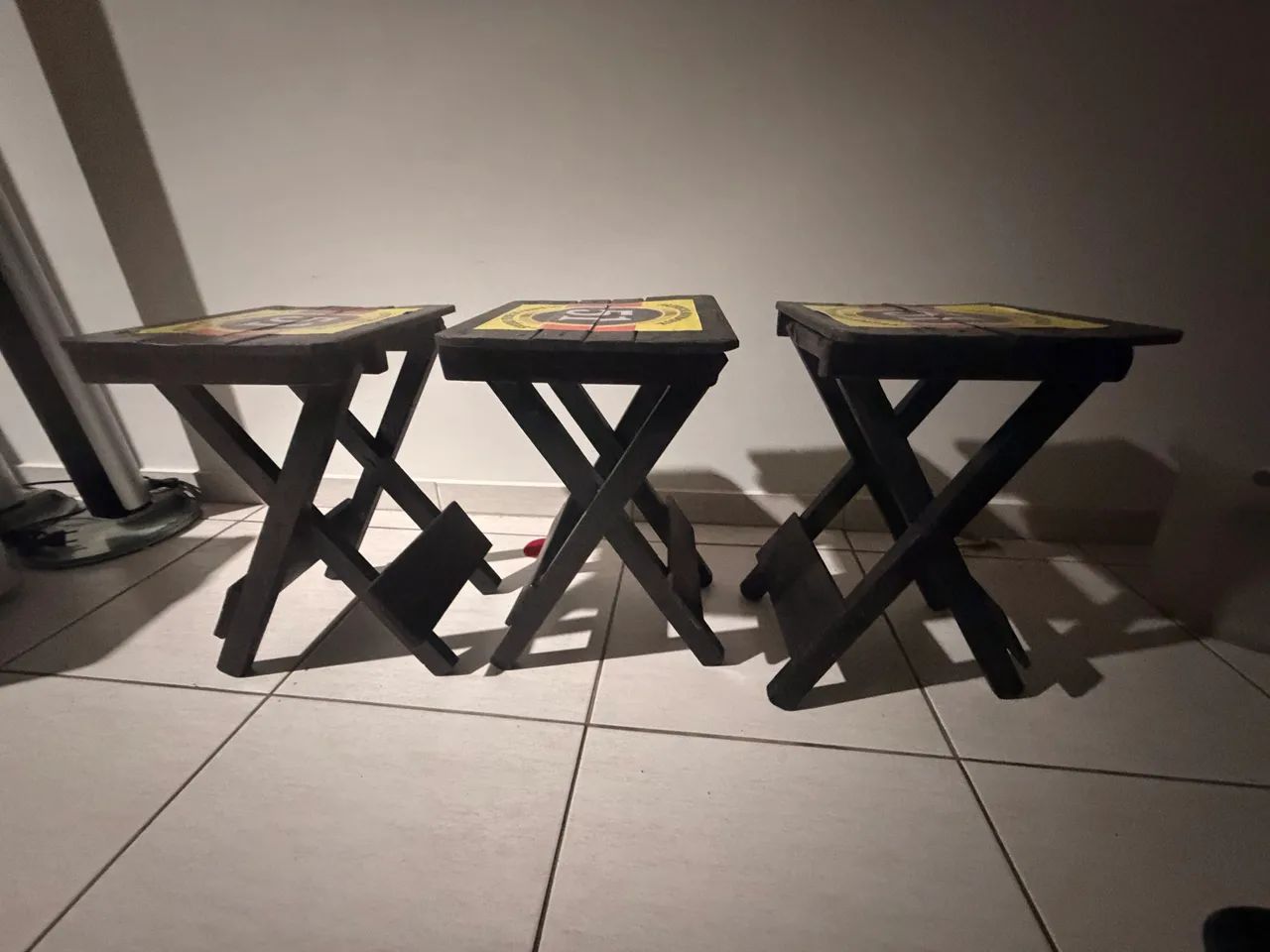 Bancos de madeira - Foto 2