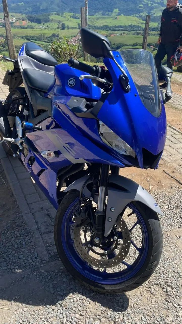Yamaha R3 