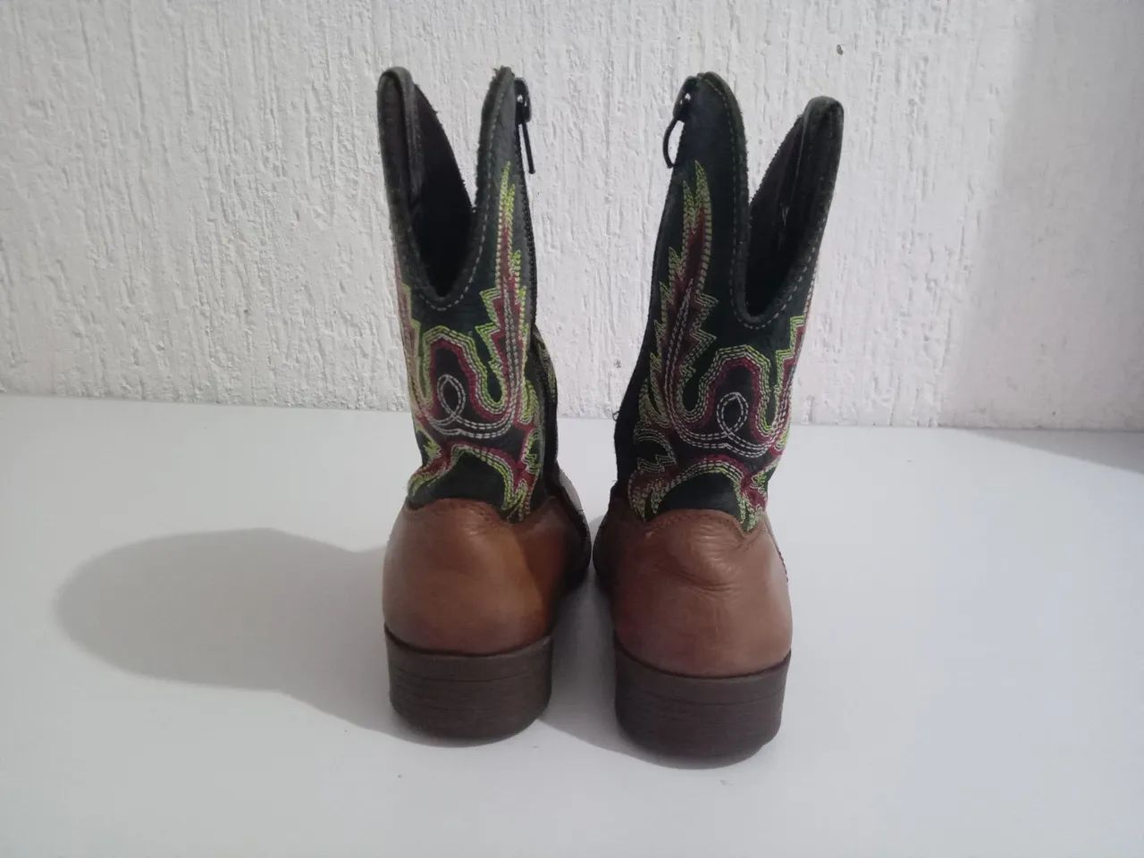 Bota Texana Infantil Tam. 28 - Estilo Country (Com detalhe no zíper) - Foto 2