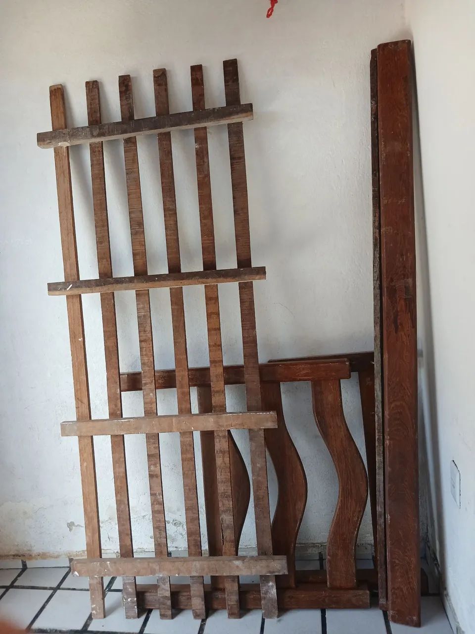 Cama de madeira