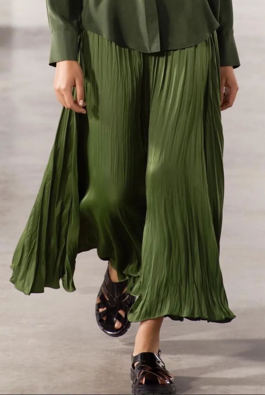 saia zara plissada verde g