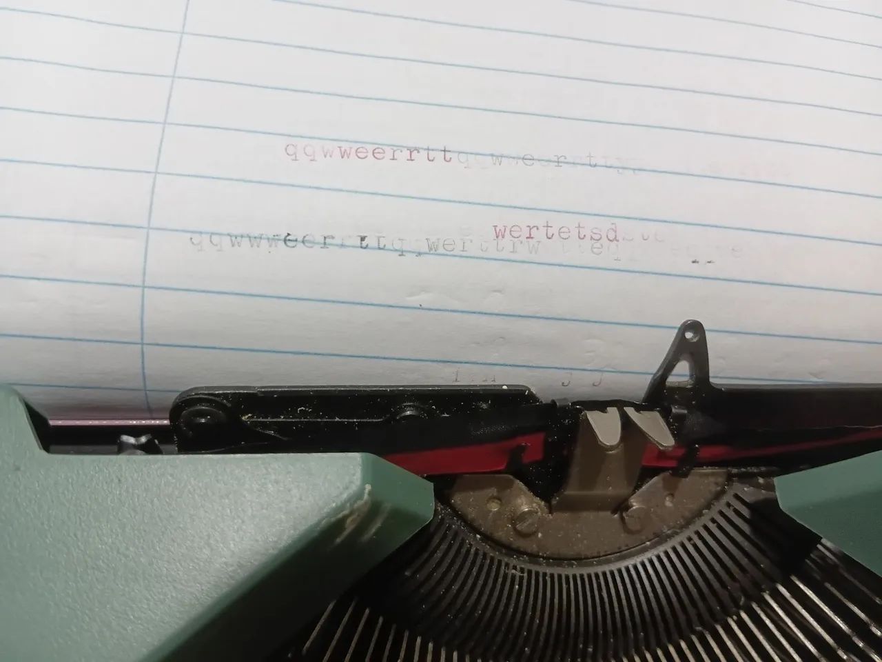 Maquina De Escrever Olivetti Lettera 82 - Foto 4