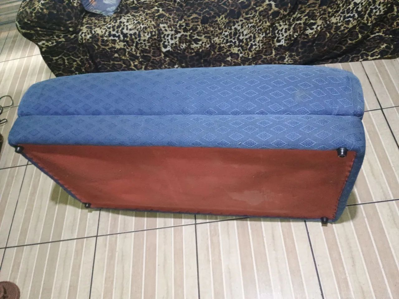Sofazinho de pôr nos pés da cama - Foto 4