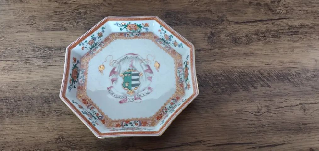 Travessa em Porcelana Portuguesa - Foto 3