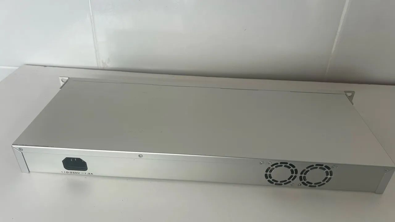 RB 1100 - Mikrotik418417406221363203