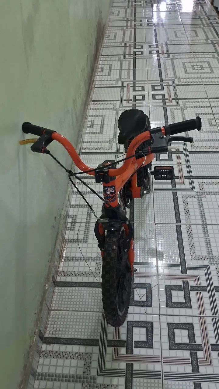 BICICLETA INFANTIL EM ÓTIMO ESTADO - Foto 2