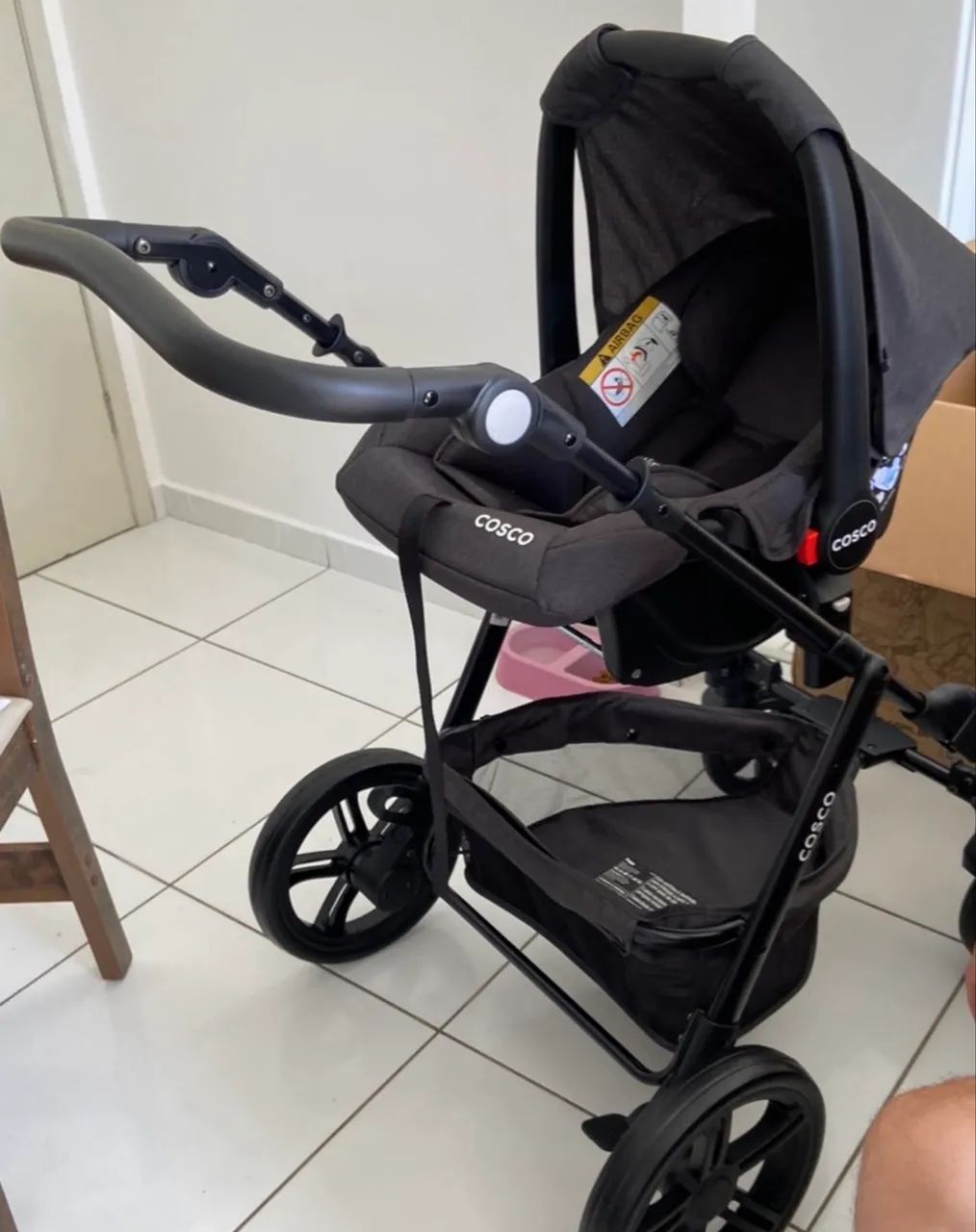 Carrinho de bebê COSCO com bebê conforto  - Foto 2